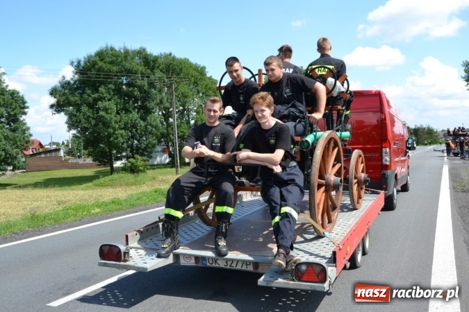 Zdjęcie w galerii na portalu naszraciborz.pl: Zawody sikawek konnych w Bieńkowicach. Złoto dla gospodarzy, Przewozu i Zabełkowa wiadomości z regionu