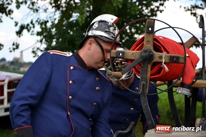 Zdjęcie w galerii na portalu naszraciborz.pl: Zawody sikawek konnych w Bieńkowicach. Złoto dla gospodarzy, Przewozu i Zabełkowa wiadomości z regionu