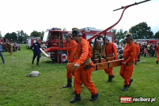 Zdjęcie w galerii na portalu naszraciborz.pl: Zawody sikawek konnych w Bieńkowicach. Złoto dla gospodarzy, Przewozu i Zabełkowa wiadomości z regionu