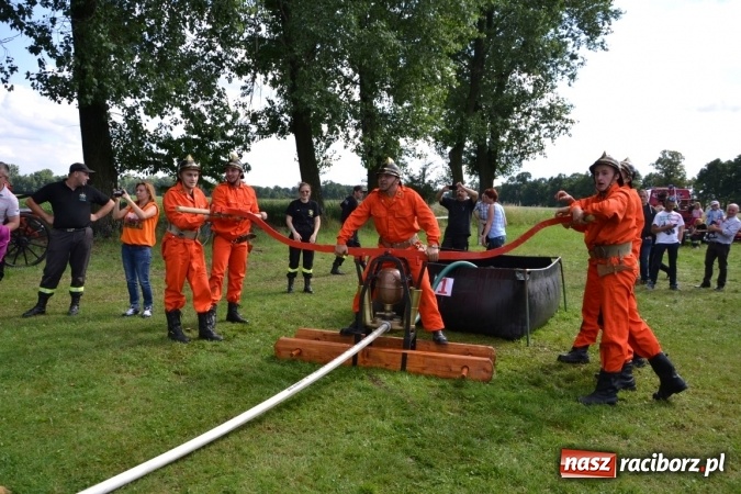 Zdjęcie w galerii na portalu naszraciborz.pl: Zawody sikawek konnych w Bieńkowicach. Złoto dla gospodarzy, Przewozu i Zabełkowa wiadomości z regionu