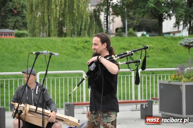 Zdjęcie w galerii na portalu naszraciborz.pl: Etnostation - muzyka pięciu stron świata na przystani w Raciborzu wiadomości z regionu