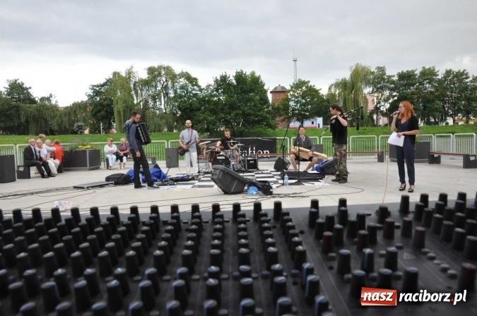 Zdjęcie w galerii na portalu naszraciborz.pl: Etnostation - muzyka pięciu stron świata na przystani w Raciborzu wiadomości z regionu