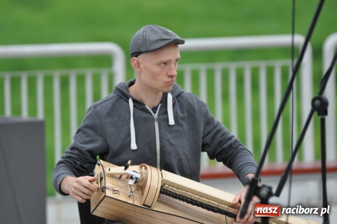 Zdjęcie w galerii na portalu naszraciborz.pl: Etnostation - muzyka pięciu stron świata na przystani w Raciborzu wiadomości z regionu