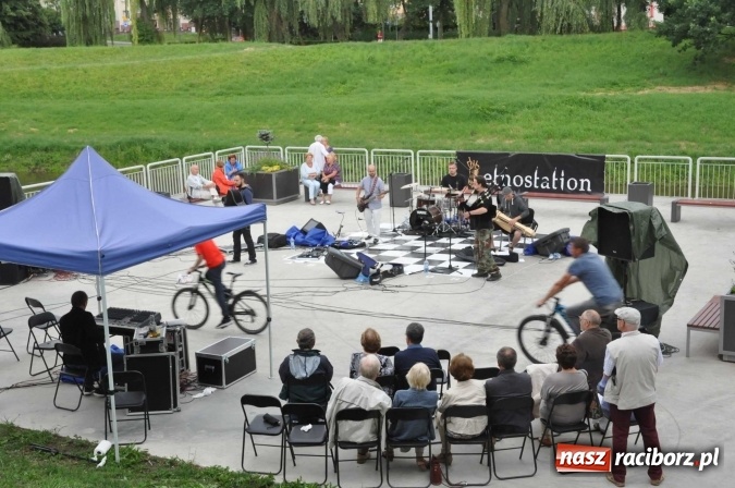 Zdjęcie w galerii na portalu naszraciborz.pl: Etnostation - muzyka pięciu stron świata na przystani w Raciborzu wiadomości z regionu