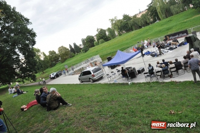 Zdjęcie w galerii na portalu naszraciborz.pl: Etnostation - muzyka pięciu stron świata na przystani w Raciborzu wiadomości z regionu
