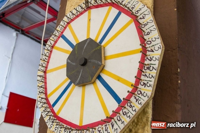 Zdjęcie w galerii na portalu naszraciborz.pl: Pokaz najnowszego sprzętu strażackiego na festynie w Krzanowicach wiadomości z regionu