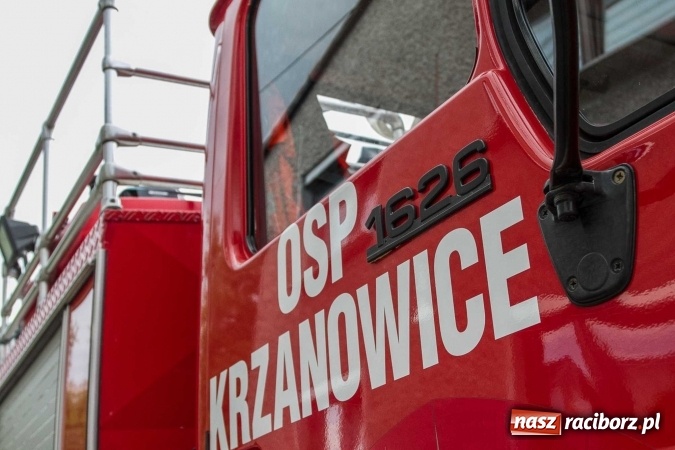 Zdjęcie w galerii na portalu naszraciborz.pl: Pokaz najnowszego sprzętu strażackiego na festynie w Krzanowicach wiadomości z regionu