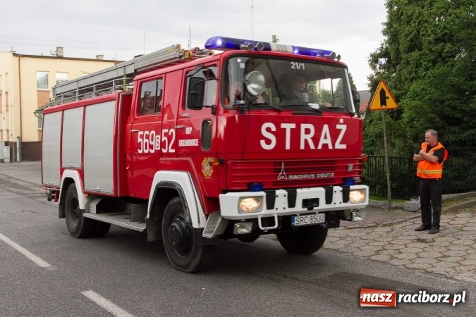 Zdjęcie w galerii na portalu naszraciborz.pl: Pokaz najnowszego sprzętu strażackiego na festynie w Krzanowicach wiadomości z regionu