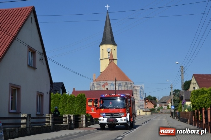 Zdjęcie w galerii na portalu naszraciborz.pl: Weekend strażaków - pożary, wypadki, konary i błoto na jezdniach, fałszywe alarmy  wiadomości z regionu