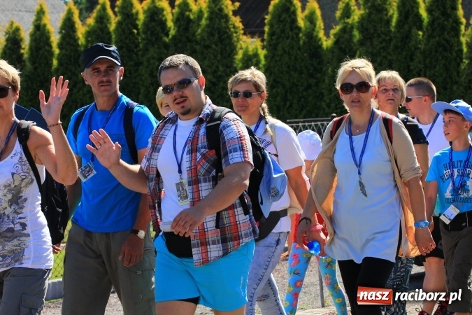 Zdjęcie w galerii na portalu naszraciborz.pl: Parafianie z Lubomi wyruszyli już na Jasną Górę wiadomości z regionu