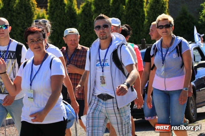 Zdjęcie w galerii na portalu naszraciborz.pl: Parafianie z Lubomi wyruszyli już na Jasną Górę wiadomości z regionu