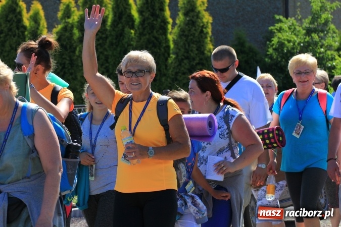Zdjęcie w galerii na portalu naszraciborz.pl: Parafianie z Lubomi wyruszyli już na Jasną Górę wiadomości z regionu