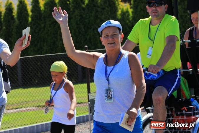 Zdjęcie w galerii na portalu naszraciborz.pl: Parafianie z Lubomi wyruszyli już na Jasną Górę wiadomości z regionu