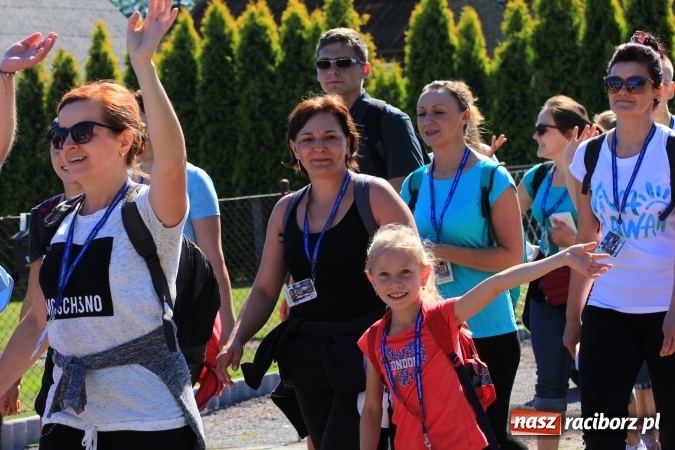 Zdjęcie w galerii na portalu naszraciborz.pl: Parafianie z Lubomi wyruszyli już na Jasną Górę wiadomości z regionu