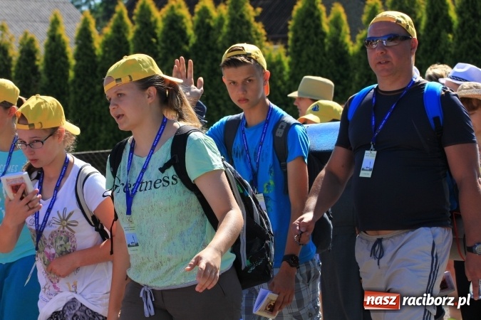 Zdjęcie w galerii na portalu naszraciborz.pl: Parafianie z Lubomi wyruszyli już na Jasną Górę wiadomości z regionu