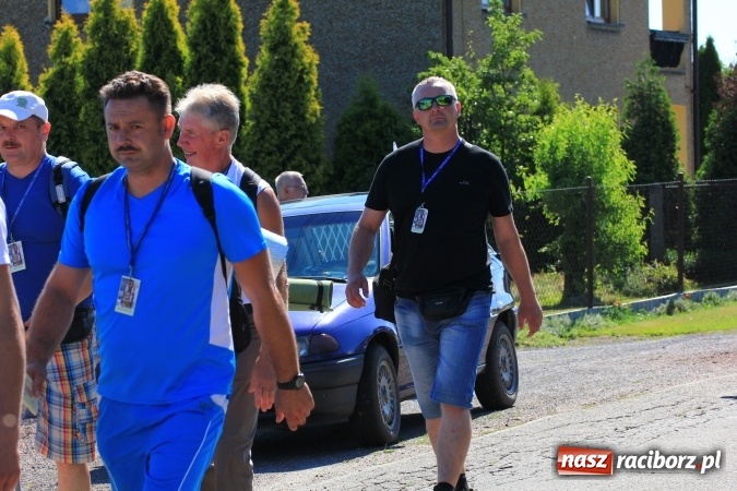 Zdjęcie w galerii na portalu naszraciborz.pl: Parafianie z Lubomi wyruszyli już na Jasną Górę wiadomości z regionu