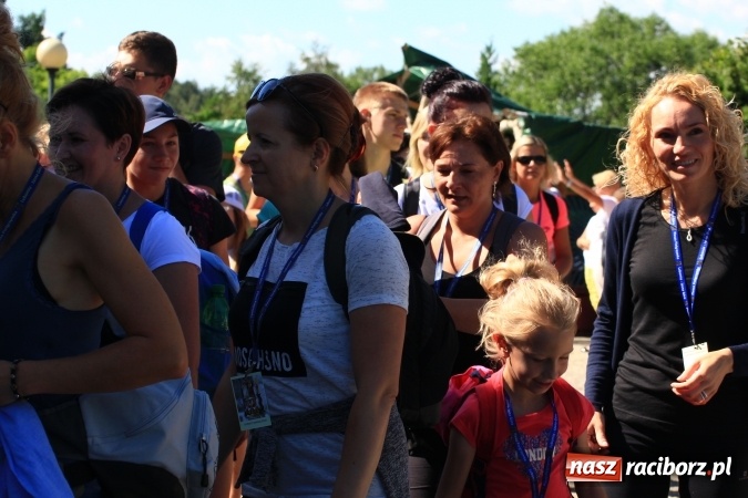 Zdjęcie w galerii na portalu naszraciborz.pl: Parafianie z Lubomi wyruszyli już na Jasną Górę wiadomości z regionu