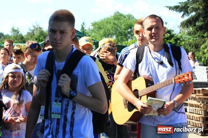 Zdjęcie w galerii na portalu naszraciborz.pl: Parafianie z Lubomi wyruszyli już na Jasną Górę wiadomości z regionu