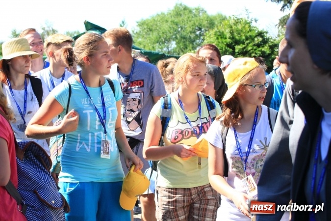 Zdjęcie w galerii na portalu naszraciborz.pl: Parafianie z Lubomi wyruszyli już na Jasną Górę wiadomości z regionu