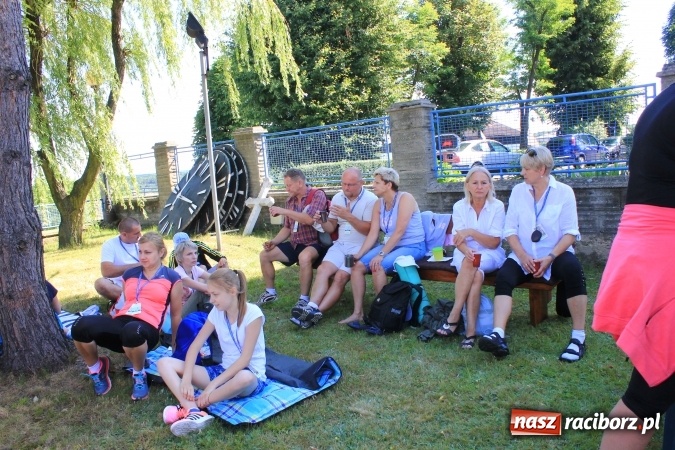 Zdjęcie w galerii na portalu naszraciborz.pl: Parafianie z Lubomi wyruszyli już na Jasną Górę wiadomości z regionu