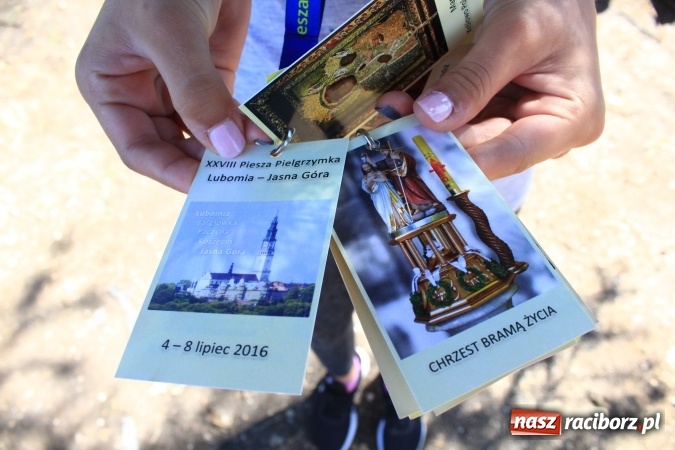 Zdjęcie w galerii na portalu naszraciborz.pl: Parafianie z Lubomi wyruszyli już na Jasną Górę wiadomości z regionu