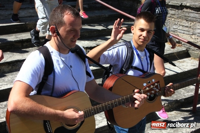 Zdjęcie w galerii na portalu naszraciborz.pl: Parafianie z Lubomi wyruszyli już na Jasną Górę wiadomości z regionu