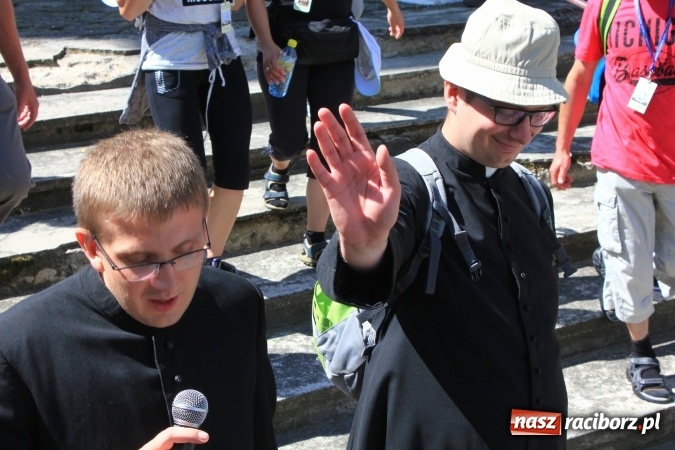 Zdjęcie w galerii na portalu naszraciborz.pl: Parafianie z Lubomi wyruszyli już na Jasną Górę wiadomości z regionu