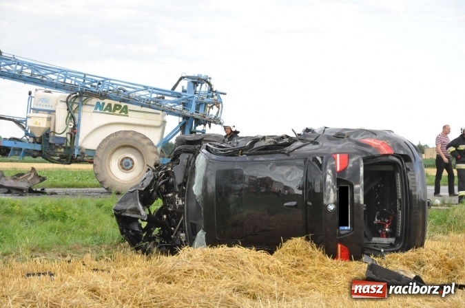Zdjęcie w galerii na portalu naszraciborz.pl: Wypadek na trasie Krzyżanowice - Twork&oacute;w. 26-latek z BMW miał szczęście. Nie odni&oacute;sł poważnych obrażeń, ale stracił prawo jazdy wiadomości z regionu