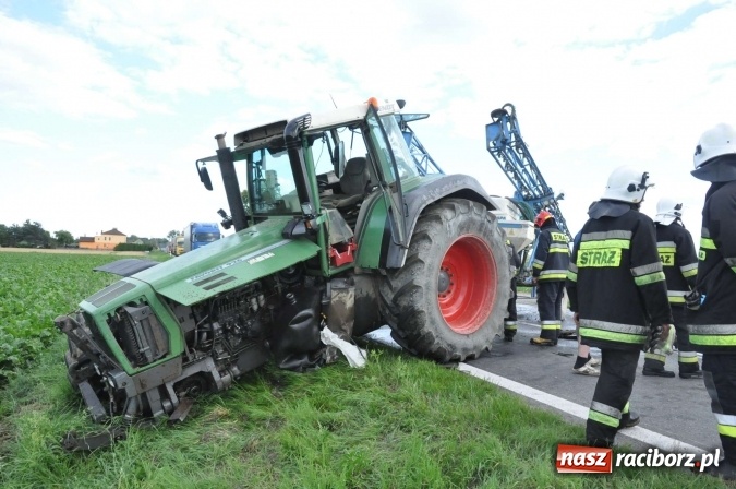 Zdjęcie w galerii na portalu naszraciborz.pl: Wypadek na trasie Krzyżanowice - Twork&oacute;w. 26-latek z BMW miał szczęście. Nie odni&oacute;sł poważnych obrażeń, ale stracił prawo jazdy wiadomości z regionu