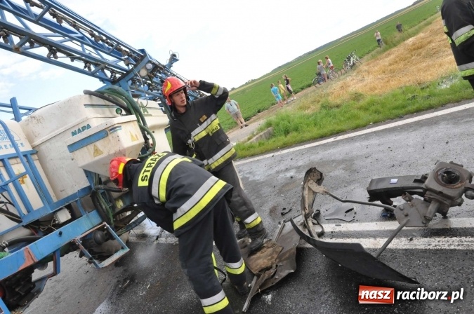 Zdjęcie w galerii na portalu naszraciborz.pl: Wypadek na trasie Krzyżanowice - Twork&oacute;w. 26-latek z BMW miał szczęście. Nie odni&oacute;sł poważnych obrażeń, ale stracił prawo jazdy wiadomości z regionu