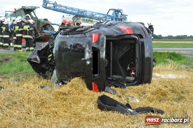 Zdjęcie w galerii na portalu naszraciborz.pl: Wypadek na trasie Krzyżanowice - Twork&oacute;w. 26-latek z BMW miał szczęście. Nie odni&oacute;sł poważnych obrażeń, ale stracił prawo jazdy wiadomości z regionu