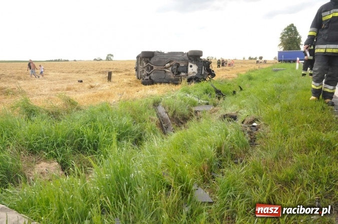 Zdjęcie w galerii na portalu naszraciborz.pl: Wypadek na trasie Krzyżanowice - Twork&oacute;w. 26-latek z BMW miał szczęście. Nie odni&oacute;sł poważnych obrażeń, ale stracił prawo jazdy wiadomości z regionu