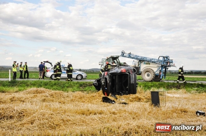 Zdjęcie w galerii na portalu naszraciborz.pl: Wypadek na trasie Krzyżanowice - Twork&oacute;w. 26-latek z BMW miał szczęście. Nie odni&oacute;sł poważnych obrażeń, ale stracił prawo jazdy wiadomości z regionu