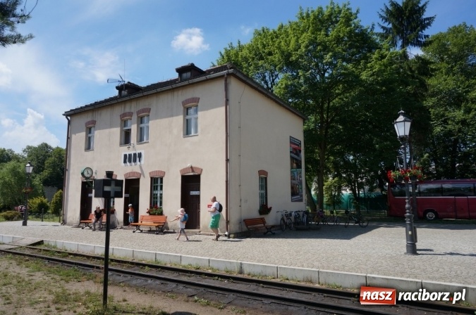 Zdjęcie w galerii na portalu naszraciborz.pl: Pociągiem, kajakiem, autokarem i piechotą przez Racibórz i Ziemię Raciborską - czyli branża turystyczna zwiedza naszą okolicę!  wiadomości z regionu