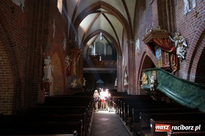 Zdjęcie w galerii na portalu naszraciborz.pl: Pociągiem, kajakiem, autokarem i piechotą przez Racibórz i Ziemię Raciborską - czyli branża turystyczna zwiedza naszą okolicę!  wiadomości z regionu