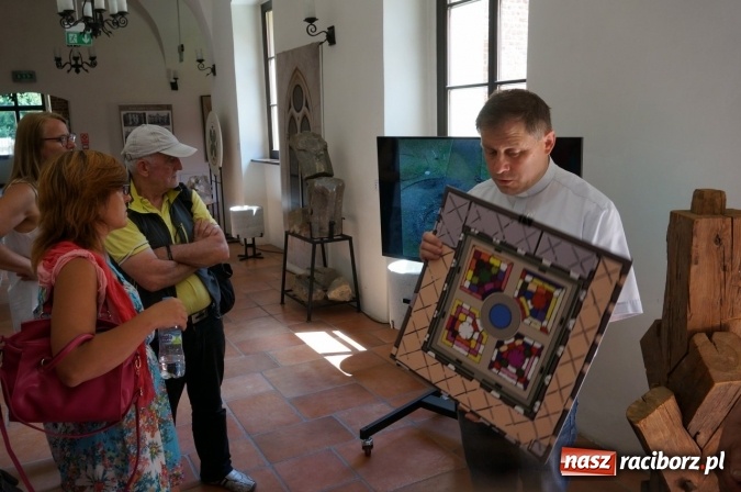 Zdjęcie w galerii na portalu naszraciborz.pl: Pociągiem, kajakiem, autokarem i piechotą przez Racibórz i Ziemię Raciborską - czyli branża turystyczna zwiedza naszą okolicę!  wiadomości z regionu