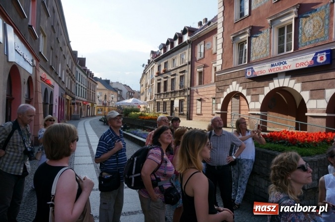 Zdjęcie w galerii na portalu naszraciborz.pl: Pociągiem, kajakiem, autokarem i piechotą przez Racibórz i Ziemię Raciborską - czyli branża turystyczna zwiedza naszą okolicę!  wiadomości z regionu