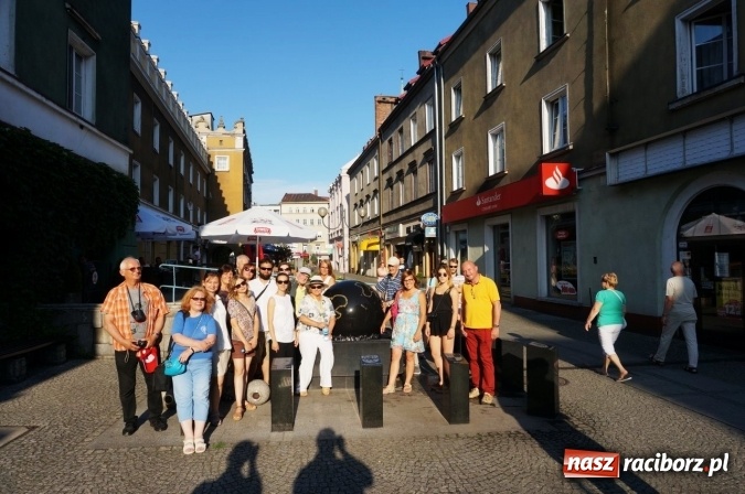 Zdjęcie w galerii na portalu naszraciborz.pl: Pociągiem, kajakiem, autokarem i piechotą przez Racibórz i Ziemię Raciborską - czyli branża turystyczna zwiedza naszą okolicę!  wiadomości z regionu