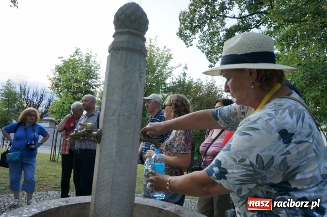 Zdjęcie w galerii na portalu naszraciborz.pl: Pociągiem, kajakiem, autokarem i piechotą przez Racibórz i Ziemię Raciborską - czyli branża turystyczna zwiedza naszą okolicę!  wiadomości z regionu