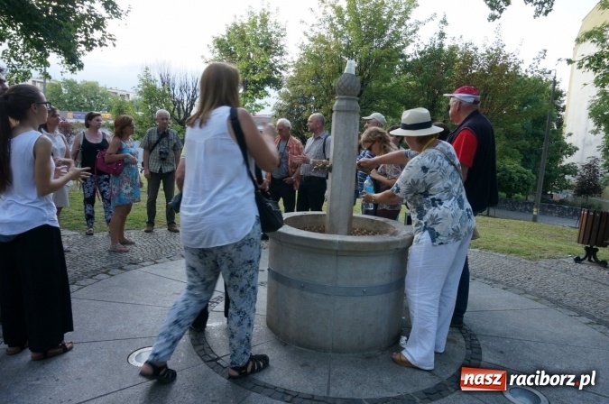 Zdjęcie w galerii na portalu naszraciborz.pl: Pociągiem, kajakiem, autokarem i piechotą przez Racibórz i Ziemię Raciborską - czyli branża turystyczna zwiedza naszą okolicę!  wiadomości z regionu