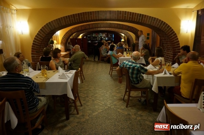 Zdjęcie w galerii na portalu naszraciborz.pl: Pociągiem, kajakiem, autokarem i piechotą przez Racibórz i Ziemię Raciborską - czyli branża turystyczna zwiedza naszą okolicę!  wiadomości z regionu