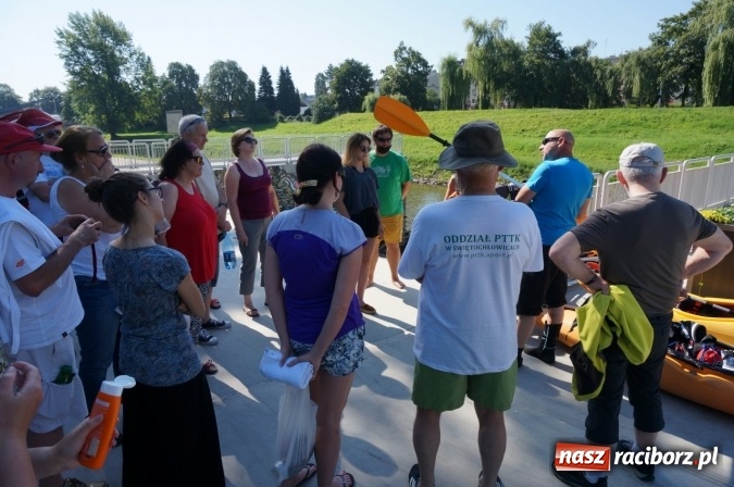 Zdjęcie w galerii na portalu naszraciborz.pl: Pociągiem, kajakiem, autokarem i piechotą przez Racibórz i Ziemię Raciborską - czyli branża turystyczna zwiedza naszą okolicę!  wiadomości z regionu