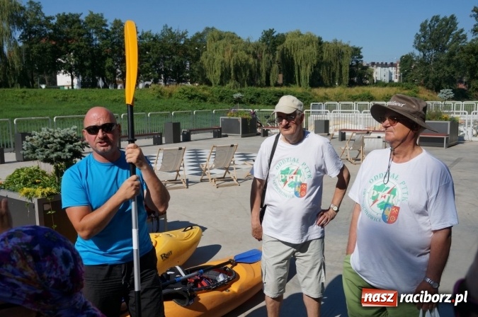 Zdjęcie w galerii na portalu naszraciborz.pl: Pociągiem, kajakiem, autokarem i piechotą przez Racibórz i Ziemię Raciborską - czyli branża turystyczna zwiedza naszą okolicę!  wiadomości z regionu