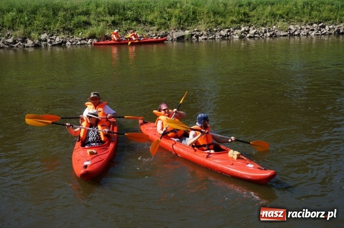 Zdjęcie w galerii na portalu naszraciborz.pl: Pociągiem, kajakiem, autokarem i piechotą przez Racibórz i Ziemię Raciborską - czyli branża turystyczna zwiedza naszą okolicę!  wiadomości z regionu