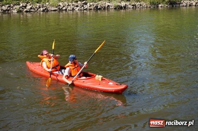 Zdjęcie w galerii na portalu naszraciborz.pl: Pociągiem, kajakiem, autokarem i piechotą przez Racibórz i Ziemię Raciborską - czyli branża turystyczna zwiedza naszą okolicę!  wiadomości z regionu