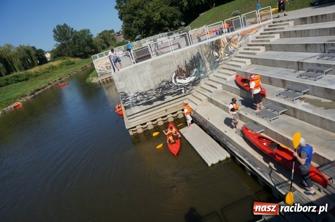 Zdjęcie w galerii na portalu naszraciborz.pl: Pociągiem, kajakiem, autokarem i piechotą przez Racibórz i Ziemię Raciborską - czyli branża turystyczna zwiedza naszą okolicę!  wiadomości z regionu
