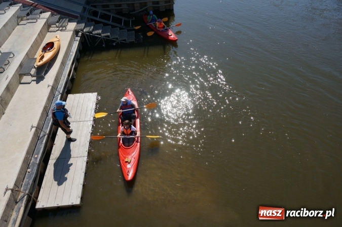Zdjęcie w galerii na portalu naszraciborz.pl: Pociągiem, kajakiem, autokarem i piechotą przez Racibórz i Ziemię Raciborską - czyli branża turystyczna zwiedza naszą okolicę!  wiadomości z regionu