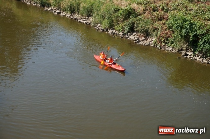 Zdjęcie w galerii na portalu naszraciborz.pl: Pociągiem, kajakiem, autokarem i piechotą przez Racibórz i Ziemię Raciborską - czyli branża turystyczna zwiedza naszą okolicę!  wiadomości z regionu