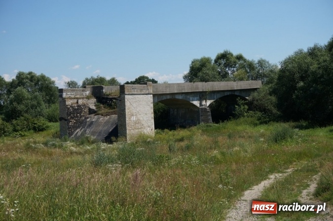 Zdjęcie w galerii na portalu naszraciborz.pl: Pociągiem, kajakiem, autokarem i piechotą przez Racibórz i Ziemię Raciborską - czyli branża turystyczna zwiedza naszą okolicę!  wiadomości z regionu