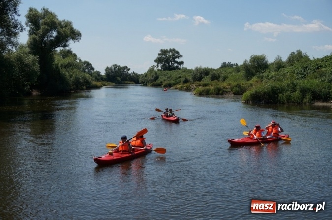 Zdjęcie w galerii na portalu naszraciborz.pl: Pociągiem, kajakiem, autokarem i piechotą przez Racibórz i Ziemię Raciborską - czyli branża turystyczna zwiedza naszą okolicę!  wiadomości z regionu